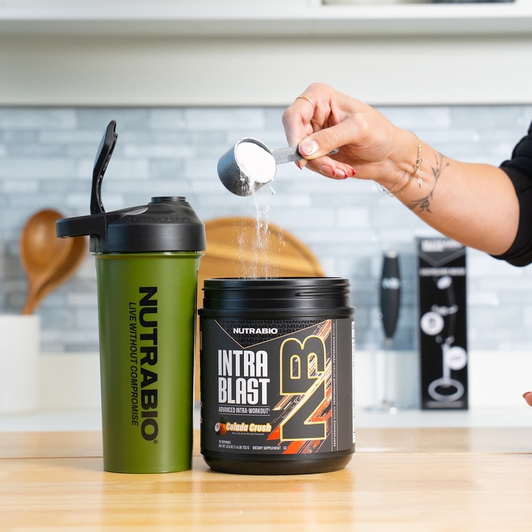 NutraBio, Intra Blast, усовершенствованная добавка во время тренировки, Colada Crus, 732 г (1,6 фунта)