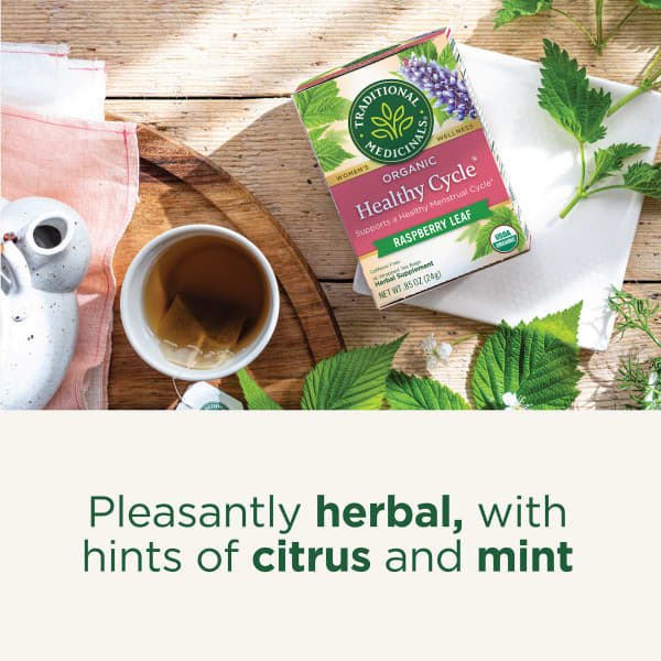Traditional Medicinals, растительный чай для поддержки менструального цикла, листья малины, без кофеина, 16 упакованных чайных пакетиков, 24 г (0,85 унции)